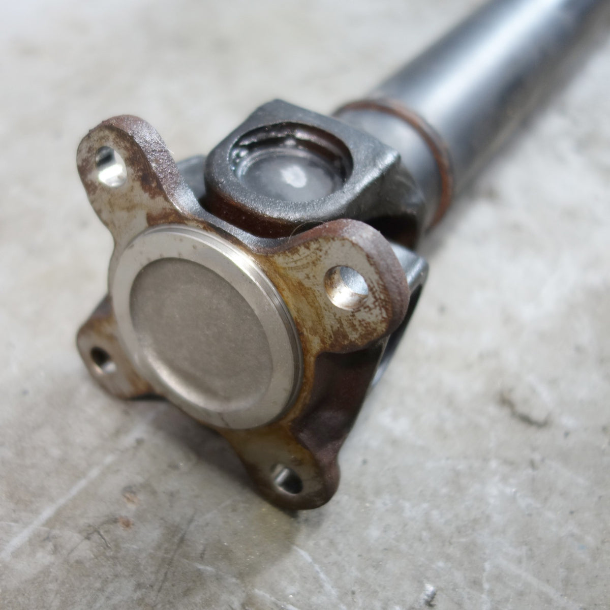 16-24 BMW G20 3-Series F97 G05 xDrive Front Drive Propeller Shaft U-Joint
