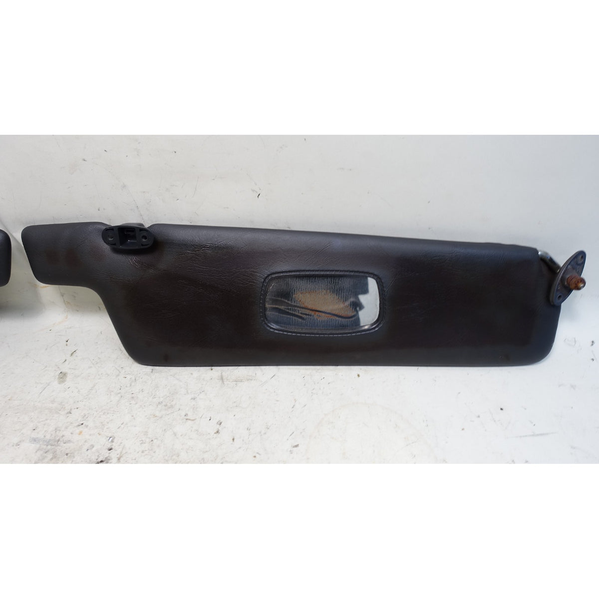Damaged 1978-1979 BMW E23 733i 7-Series Front Sun Visor Pair Black w Mirror OEM