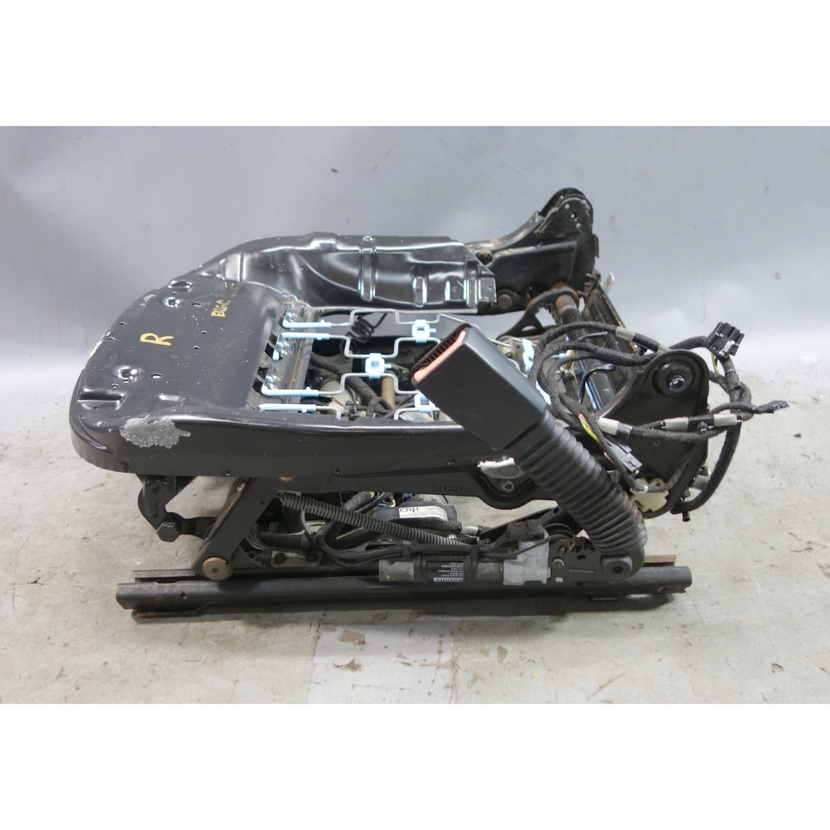 00-06 BMW E46 Convertible Right Front Basic Seat Rail Frame Base Electric OEM