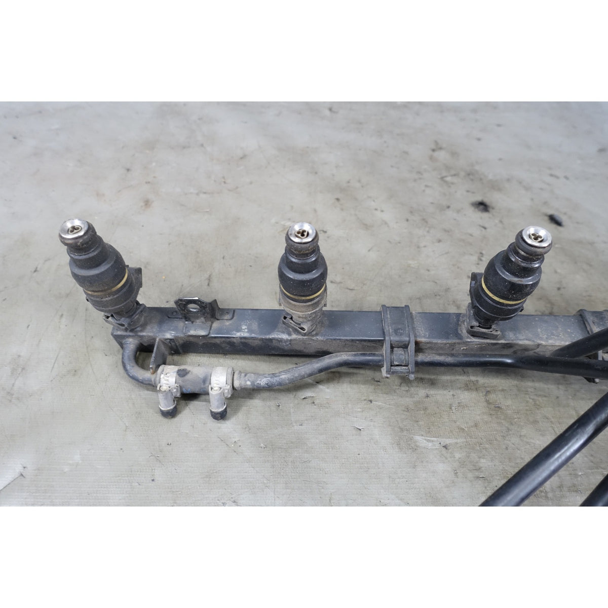 BMW E34 535i E32 735iL M30B35 Fuel Rail w Injectors and Fuel Lines OEM 1988-1993