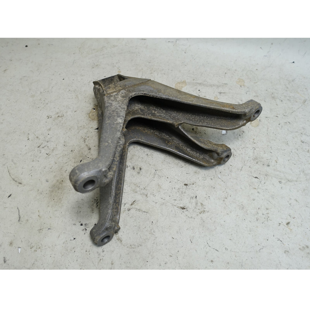 2018-2024 BMW F90 M5 F91 M8 X5M Left Driver Engine Mount Arm Bracket OEM