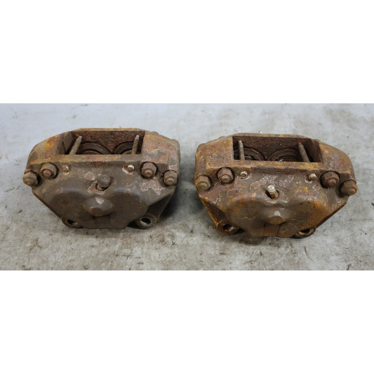 1967-1976 BMW 114 1602 2002 Front Brake Caliper Pair Set OEM