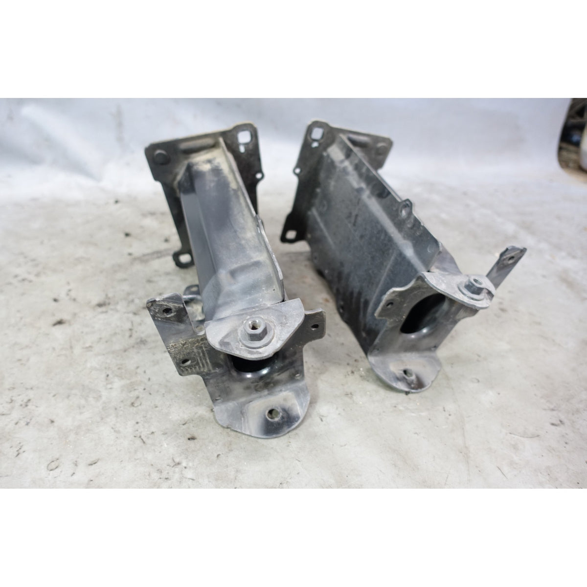 03-05 BMW E85 Z4 Roadster Early Front Bumper Deformation Reinforcement Arms OEM