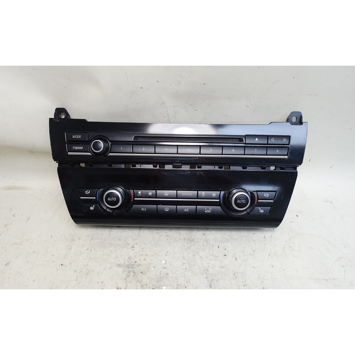 Damaged 11-16 BMW F10 5-Series Automatic Climate Control w Radio Head Unit