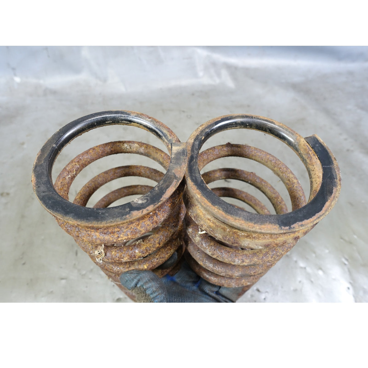 1972-1976 BMW E3 3.0 Bavaria Sedan Factory Rear Coil Spring Pair Left Right OEM