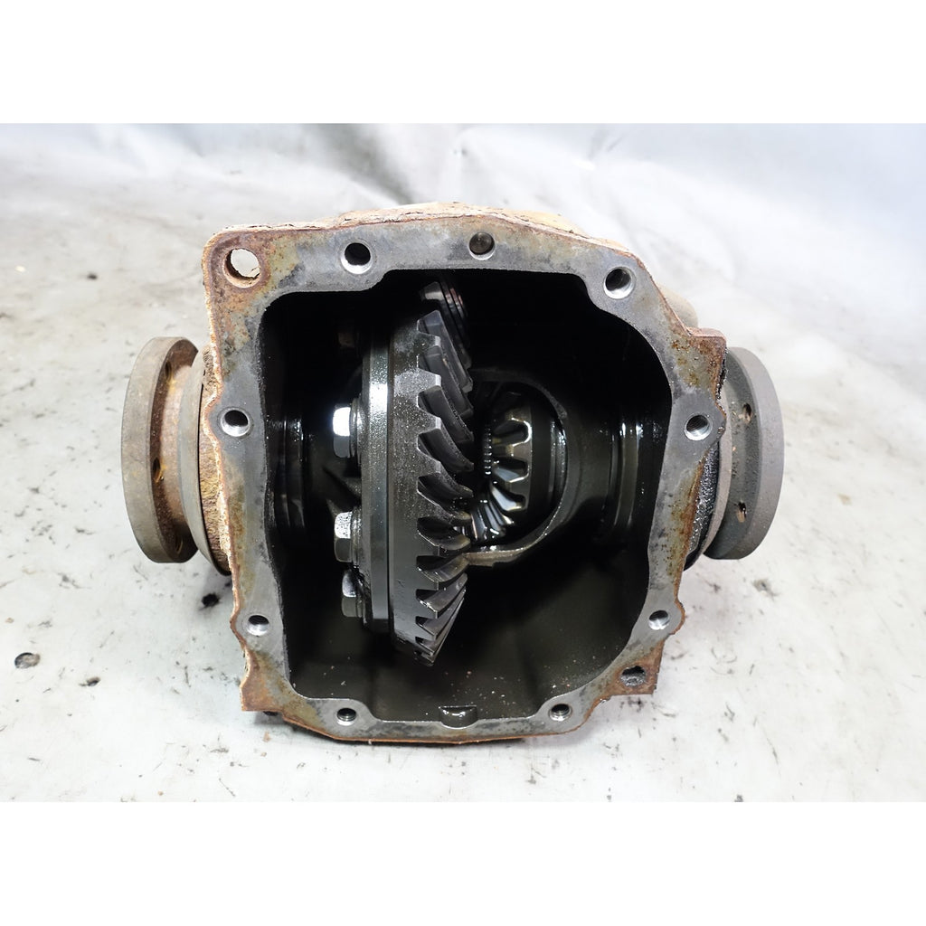 2013-2015 BMW E84 X1 2006 E90 330i Rear Final Drive Differential Carrier OEM