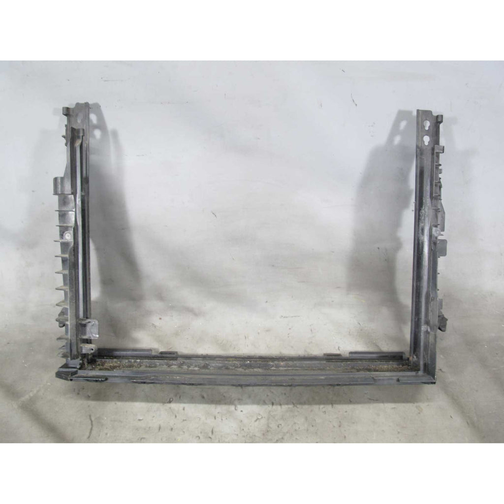 2006-2010 BMW E60 550i E63 650i N62TU 4.8L Radiator Cooling Carrier Frame Module