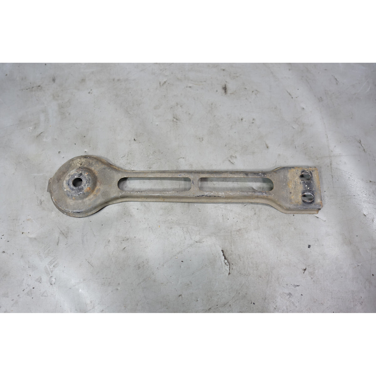1982-1988 BMW E28 5-Series E24 E23 Rear Axle Sub Frame Push Rod Bracket OEM
