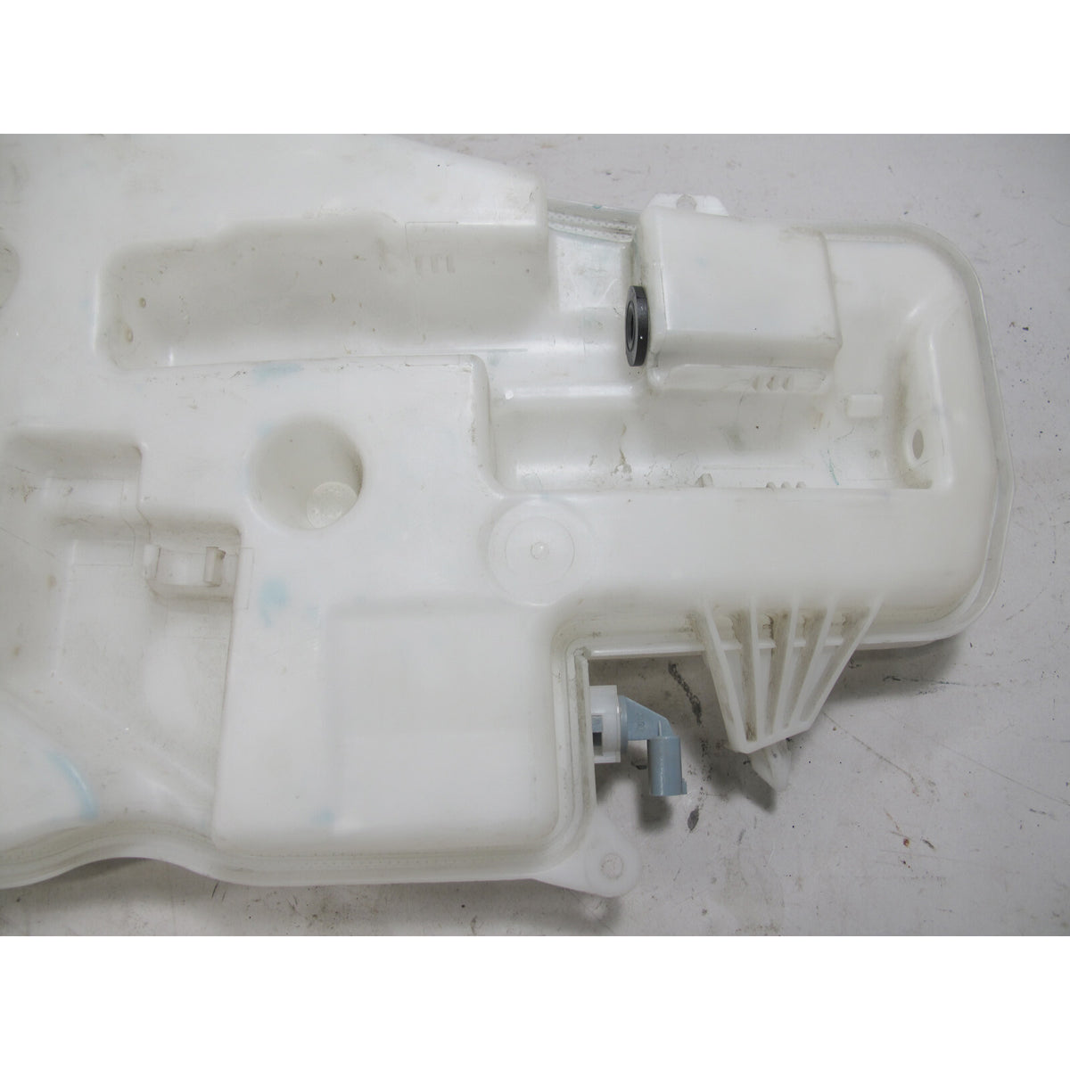 BMW E92 E93 3-Series 2door Windshield Headlight Washer Fluid Bottle Tank 07-13