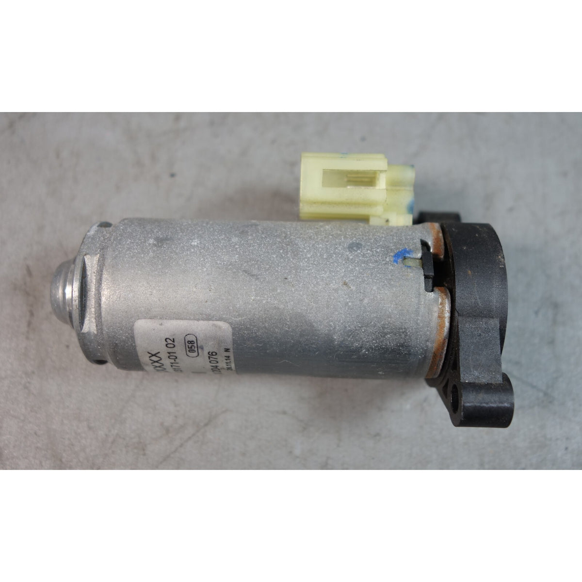 12-20 BMW F33 4-Series 6-Series Right Passenger Seat Horizontal Adjustment Motor