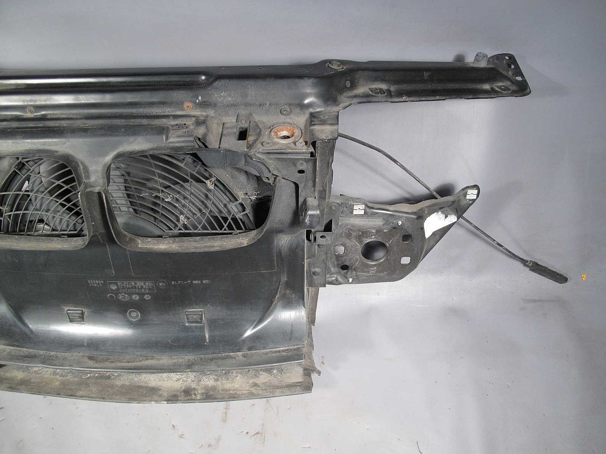 BMW E46 3-Series 4door Front Radiator Support Assembly w Air Duct Fan 1999-2005
