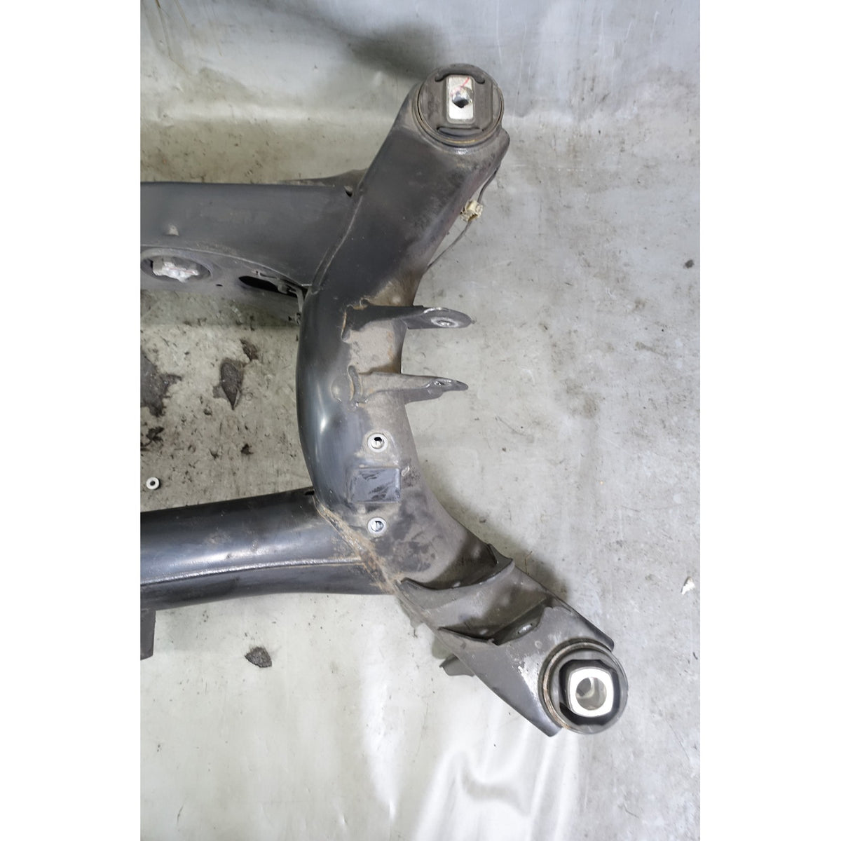 Damaged 12-19 BMW F30 3-Series F31 Rear Sub Frame Axle Carrier Cradle Mount OEM
