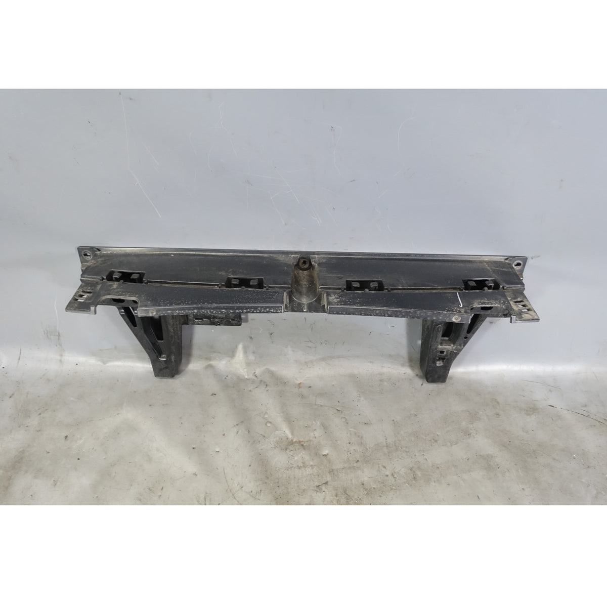 2014-2018 BMW F15 X5 F85 X5M Rear Bumper Center Carrier Mounting Bracket OEM