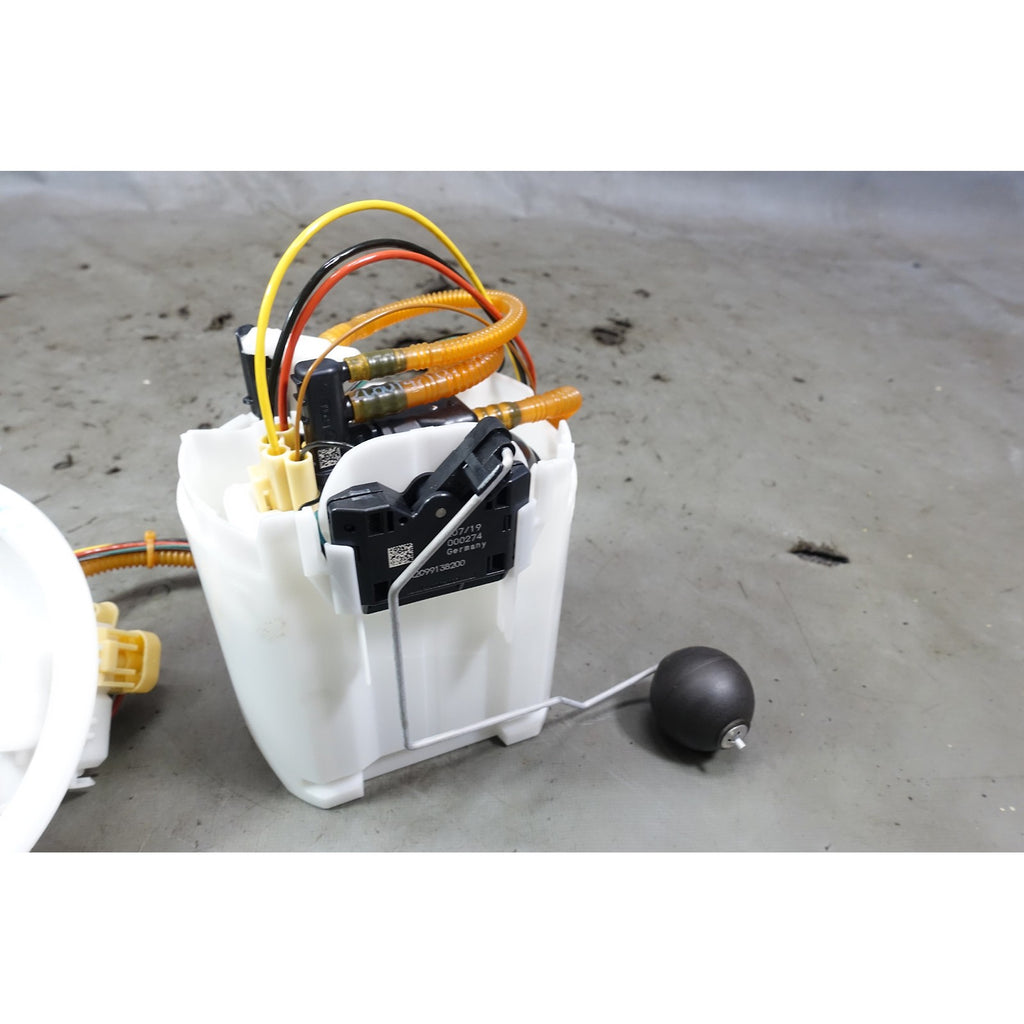 2020-2021 BMW F97 X3M F98 X4M Factory In-Tank Fuel Delivery Pump w Level Sender