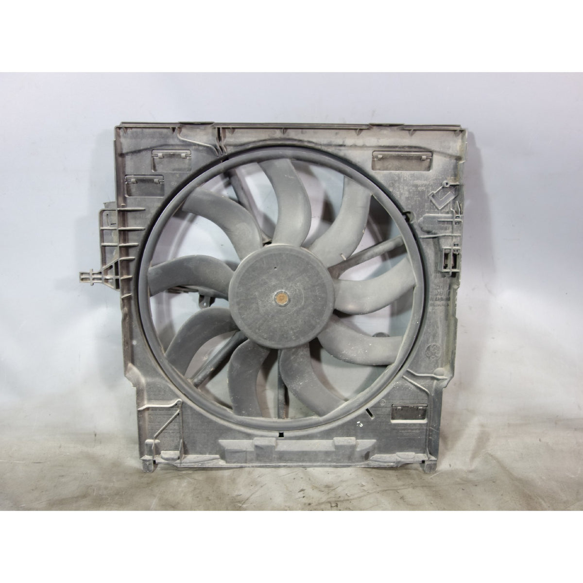 BMW X5 X6 Electric Radiator Cooling Fan 850W E70 E71 2009-2014 Factory OEM