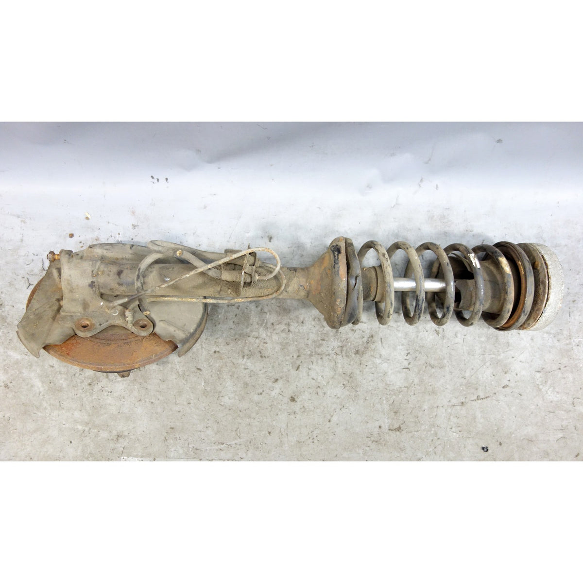 67-76 BMW 114 2002 1602 Coupe Right Front Passenger Strut Wheel Hub Assembly OEM