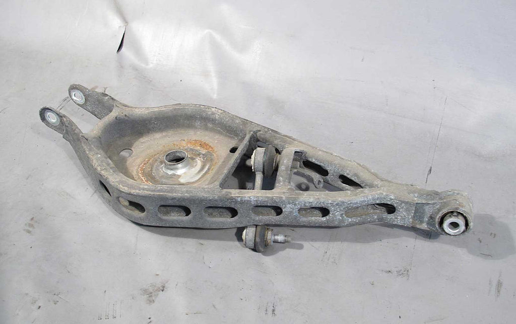 BMW E83 X3 SAV Right Rear Lower Control Arm Wishbone Mount 2004-2010 USED OEM