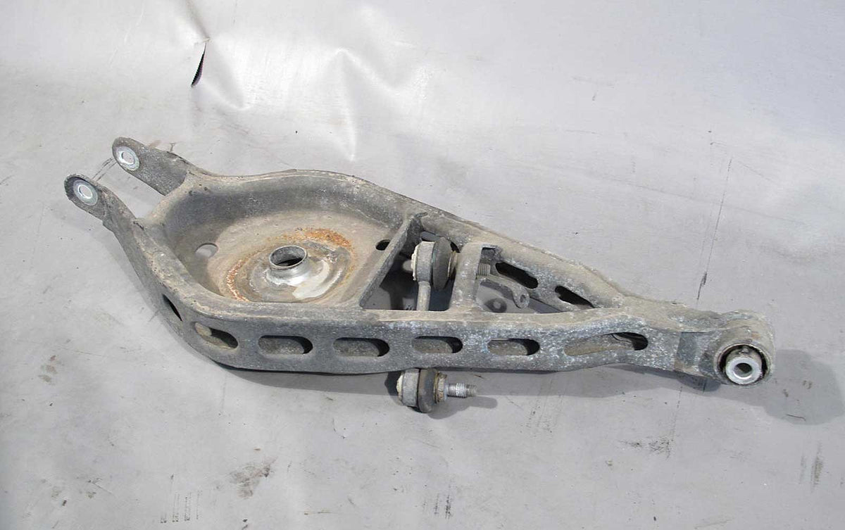 BMW E83 X3 SAV Right Rear Lower Control Arm Wishbone Mount 2004-2010 USED OEM