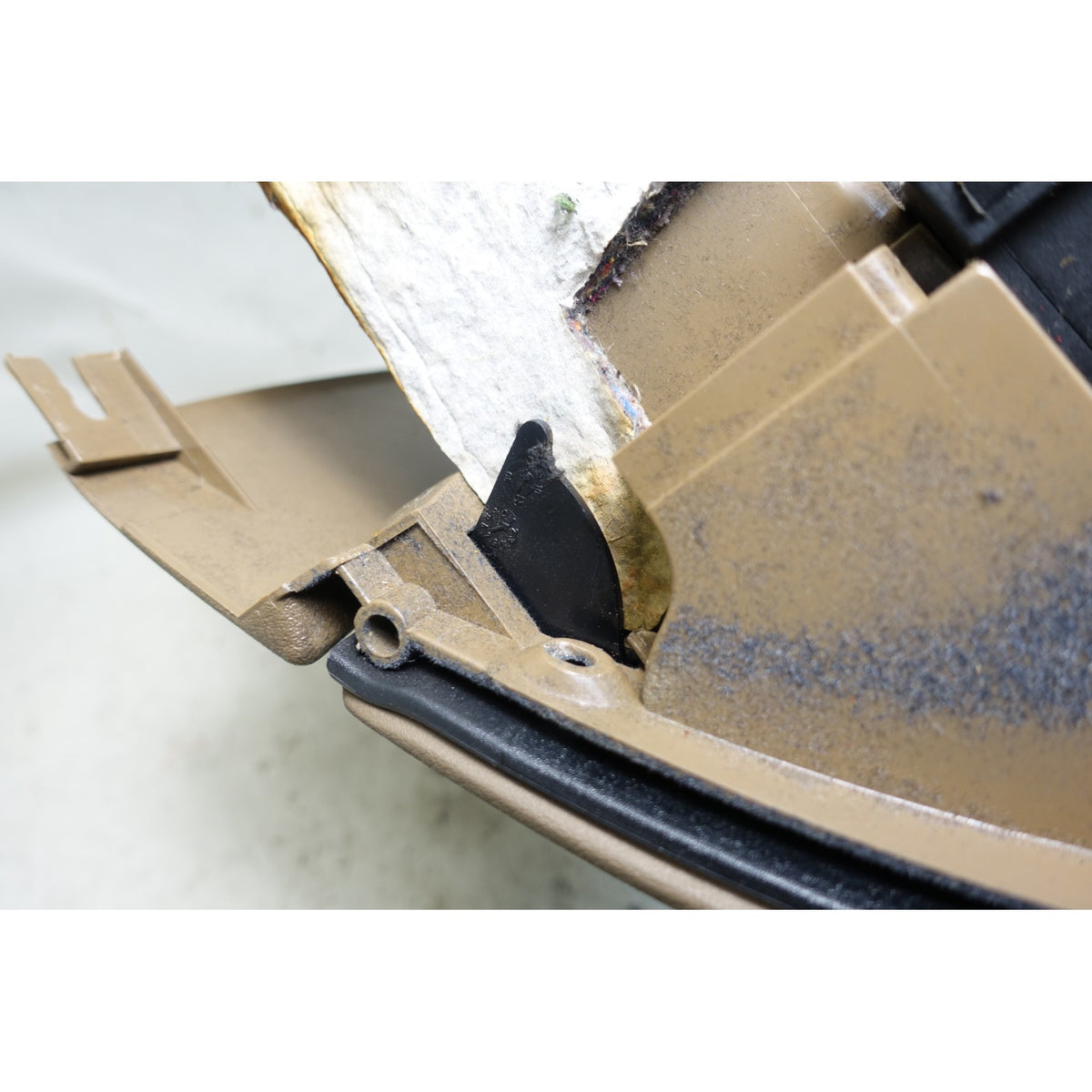 Damaged BMW E36 3-Series Convertible Glove Box Assembly Sand Beige 1994-1999 OEM