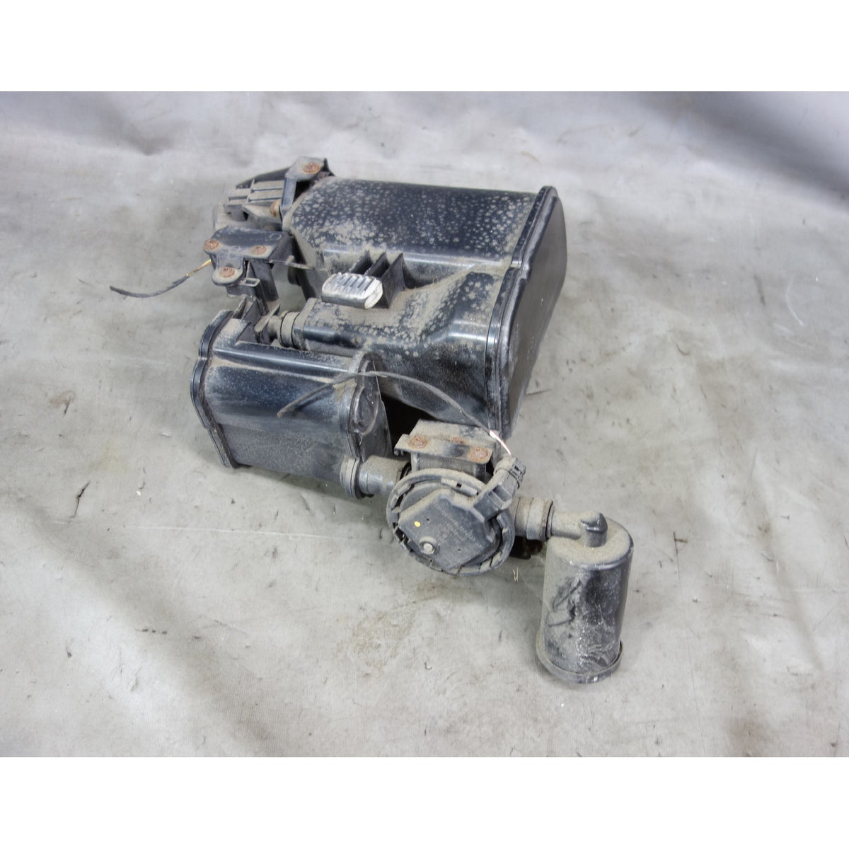 2012-2016 BMW F10 ActiveHybrid 5 N55 Emission Charcoal Canister w LDP OEM