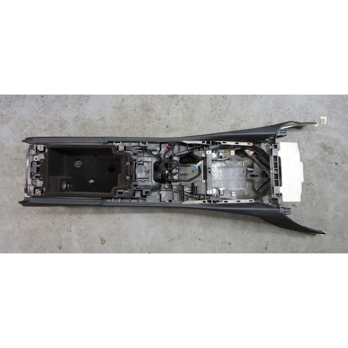 Damaged 2017-2023 BMW G30 5-Series Front Center Console Shell Black Sensatec OEM