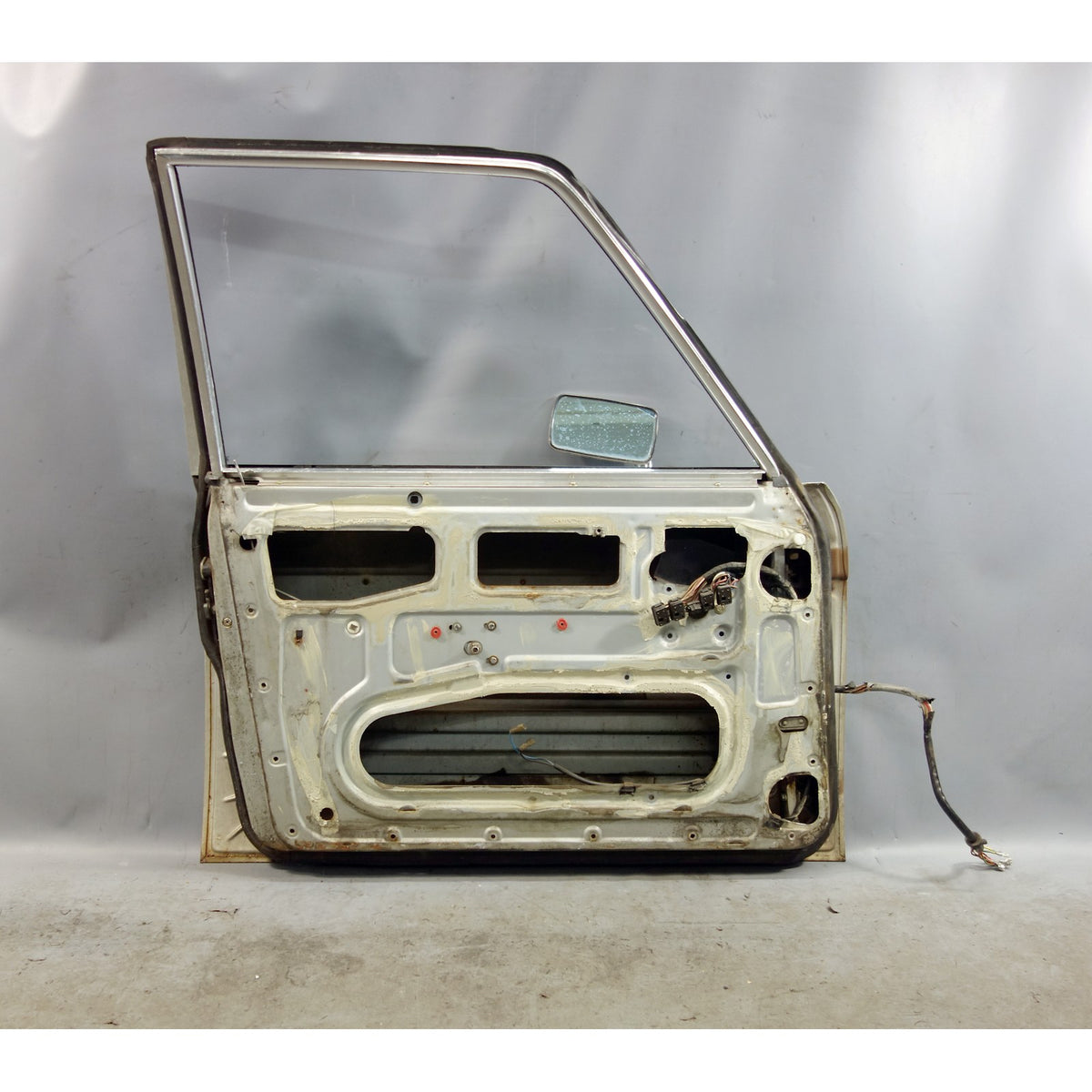 1969-1976 BMW E3 2500 2800 3.0S Bavaria Left Front Door Shell Polaris Silver OEM