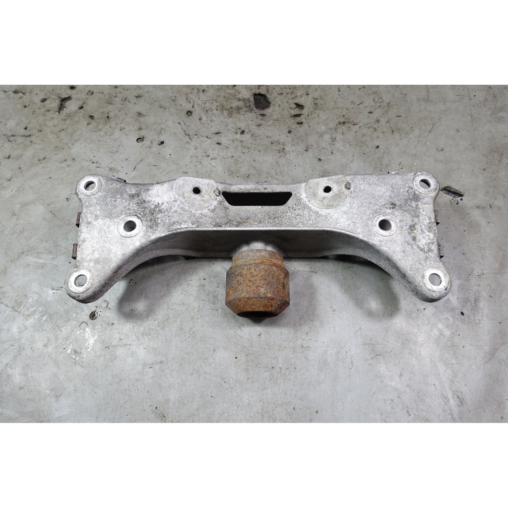 97-03 BMW E39 540i Touring Sedan Cross Member Mount Bracket for Auto Trans OEM