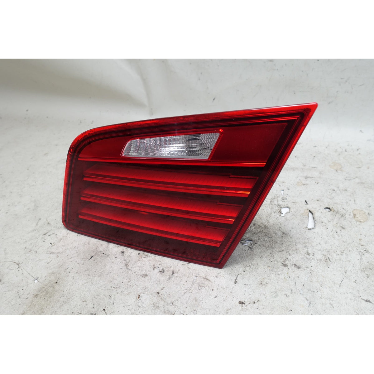 Damaged BMW F10 5-Series LCI Right Inner Trunk Lid Tail Light OEM 2014-2016