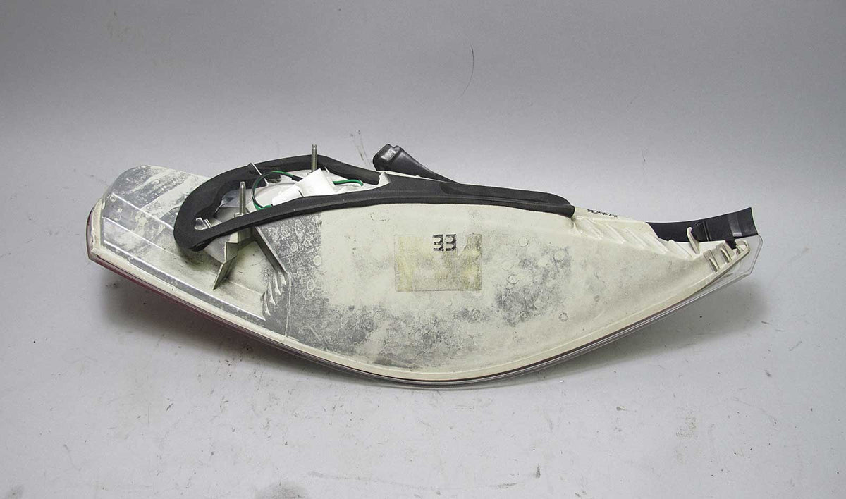 BMW E63 E64 6-Series Early Right Rear Outer Tail Light Passeng LED 2004-2007 OEM
