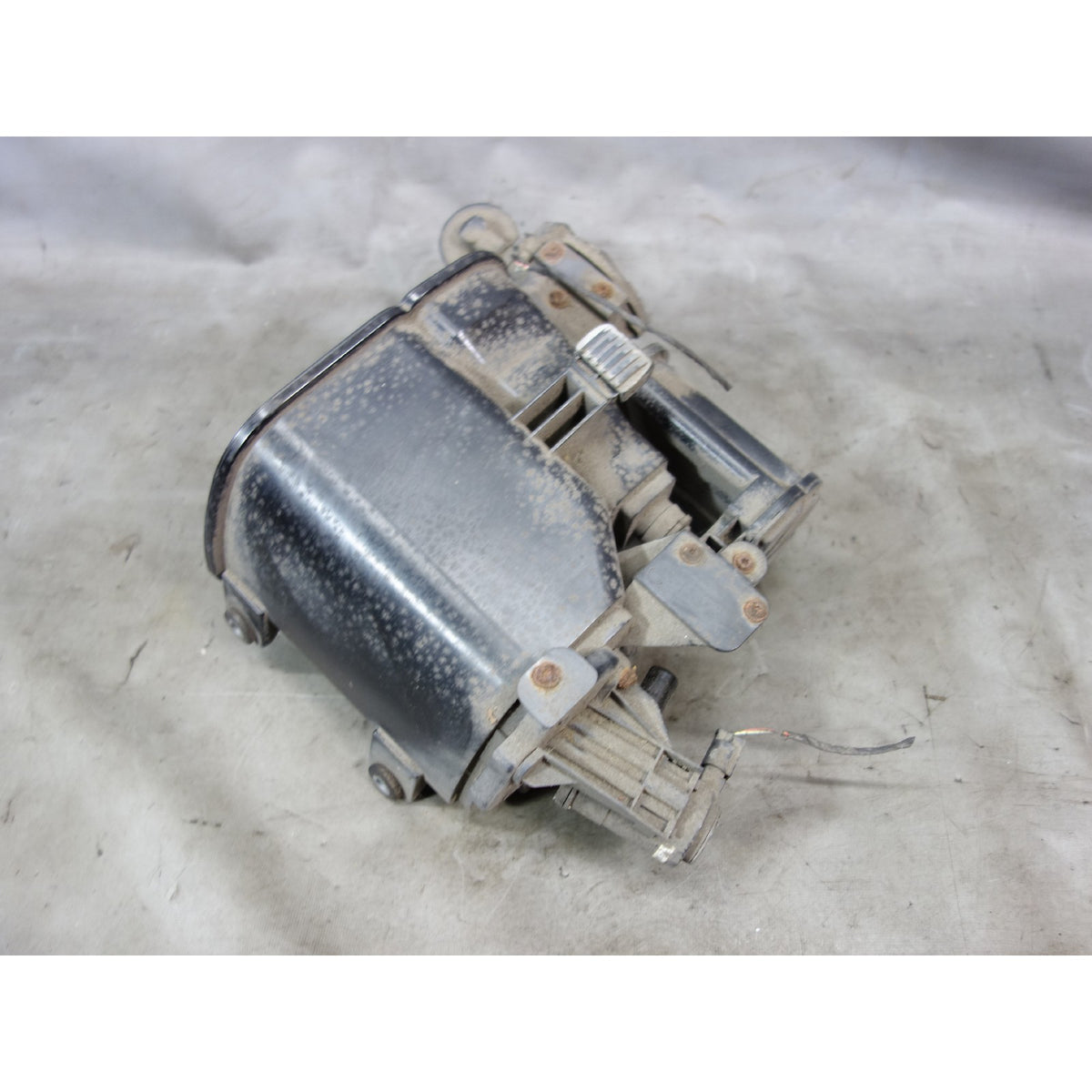2012-2016 BMW F10 ActiveHybrid 5 N55 Emission Charcoal Canister w LDP OEM