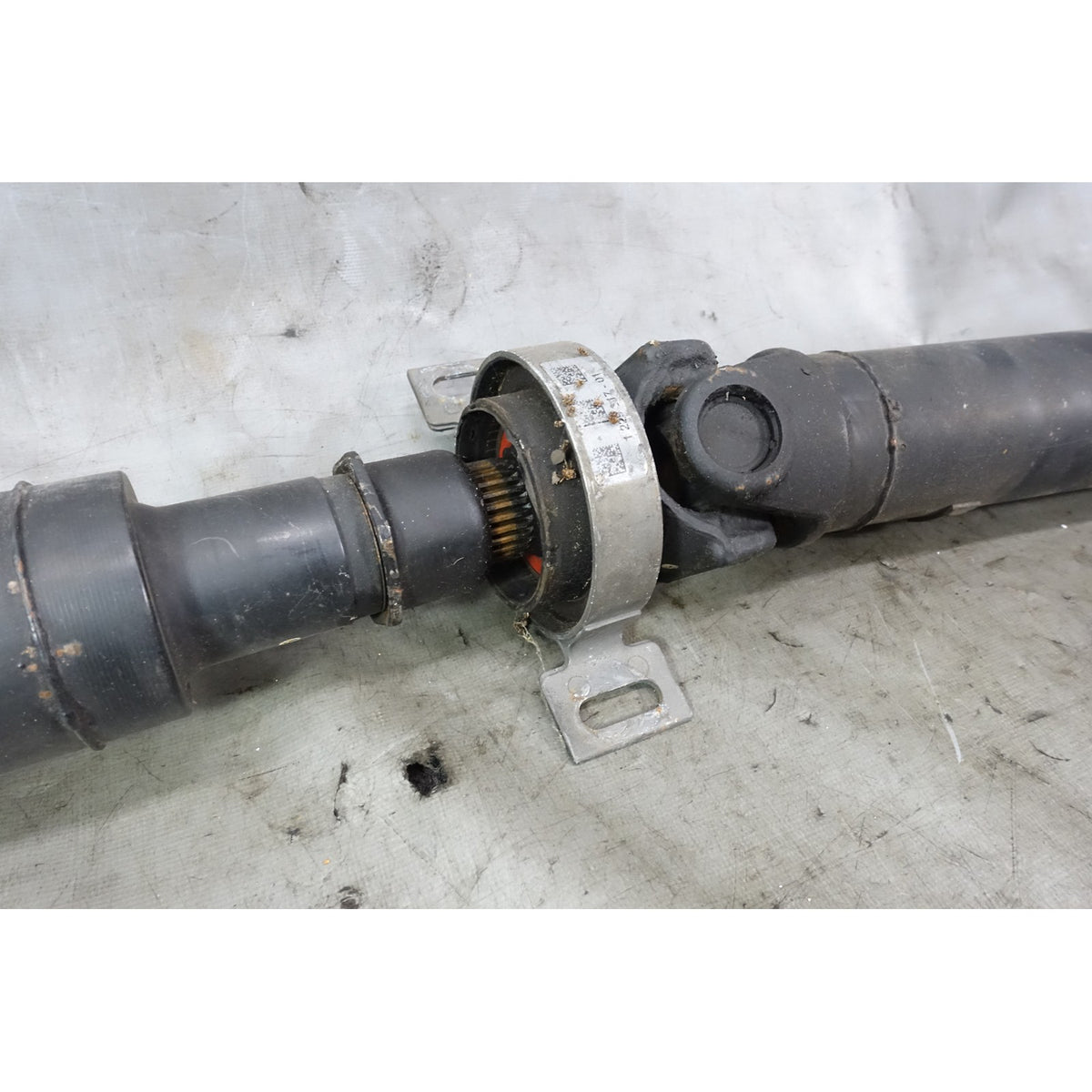 Damaged 01-05 BMW E46 3-Series AWD xi Rear Main Driveshaft Propeller U-Joint OEM