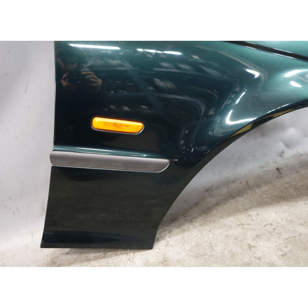 1999-2001 BMW E46 3-Series 4dr Right Front Fender Quarter Panel Oxford Green OEM