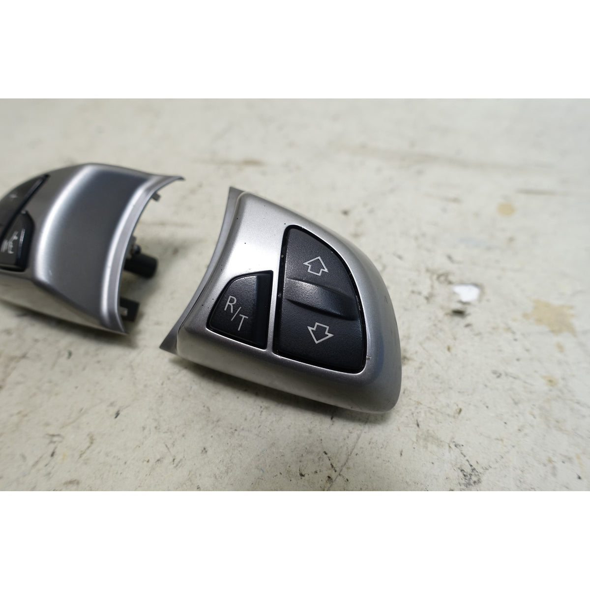 03-08 BMW E85 E86 Z4 Factory Steering Wheel Multifunctional Buttons Graphite OE