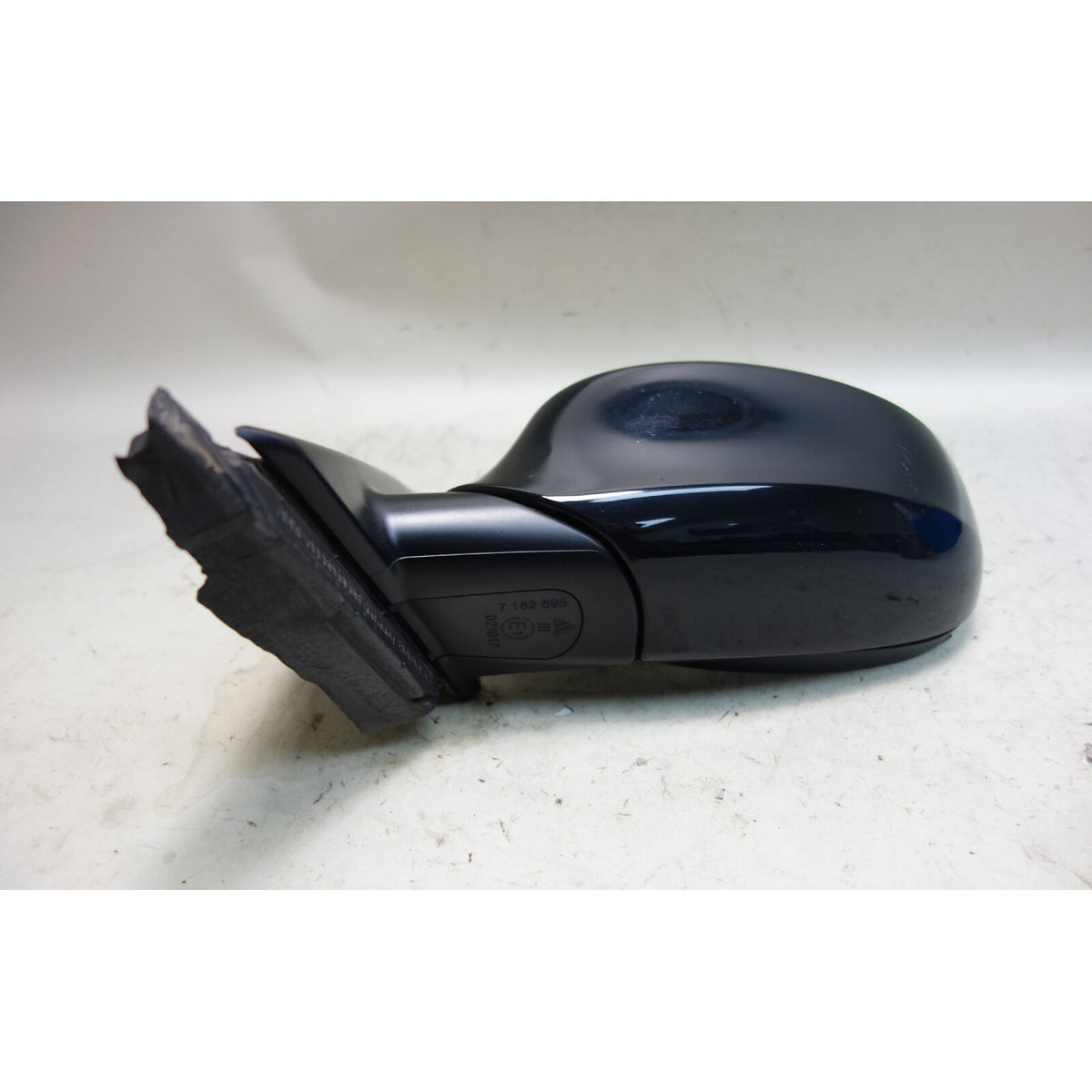 Damaged 2009-2011 BMW E90 E91 3-Series 4dr Left Out Power-Fold Side Mirror Black