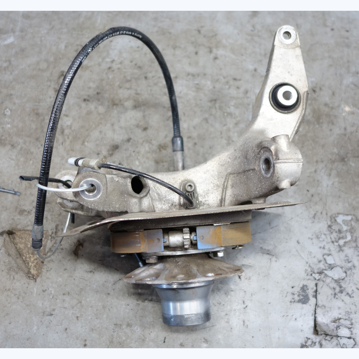 2010-2012 Porsche 997 911 GTS Rear Left Wheel Hub Carrier w/ Center Lock OEM
