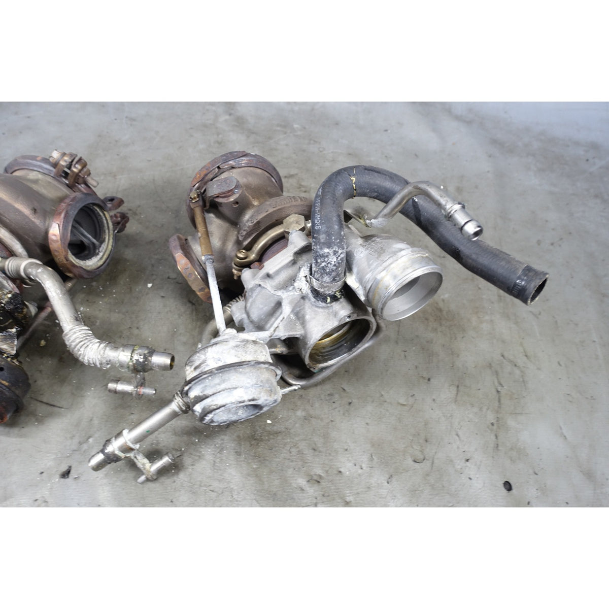 BMW E70 X5M E71 X6M S63 Turbo Charger Pair Left Right 2010-2014 OEM