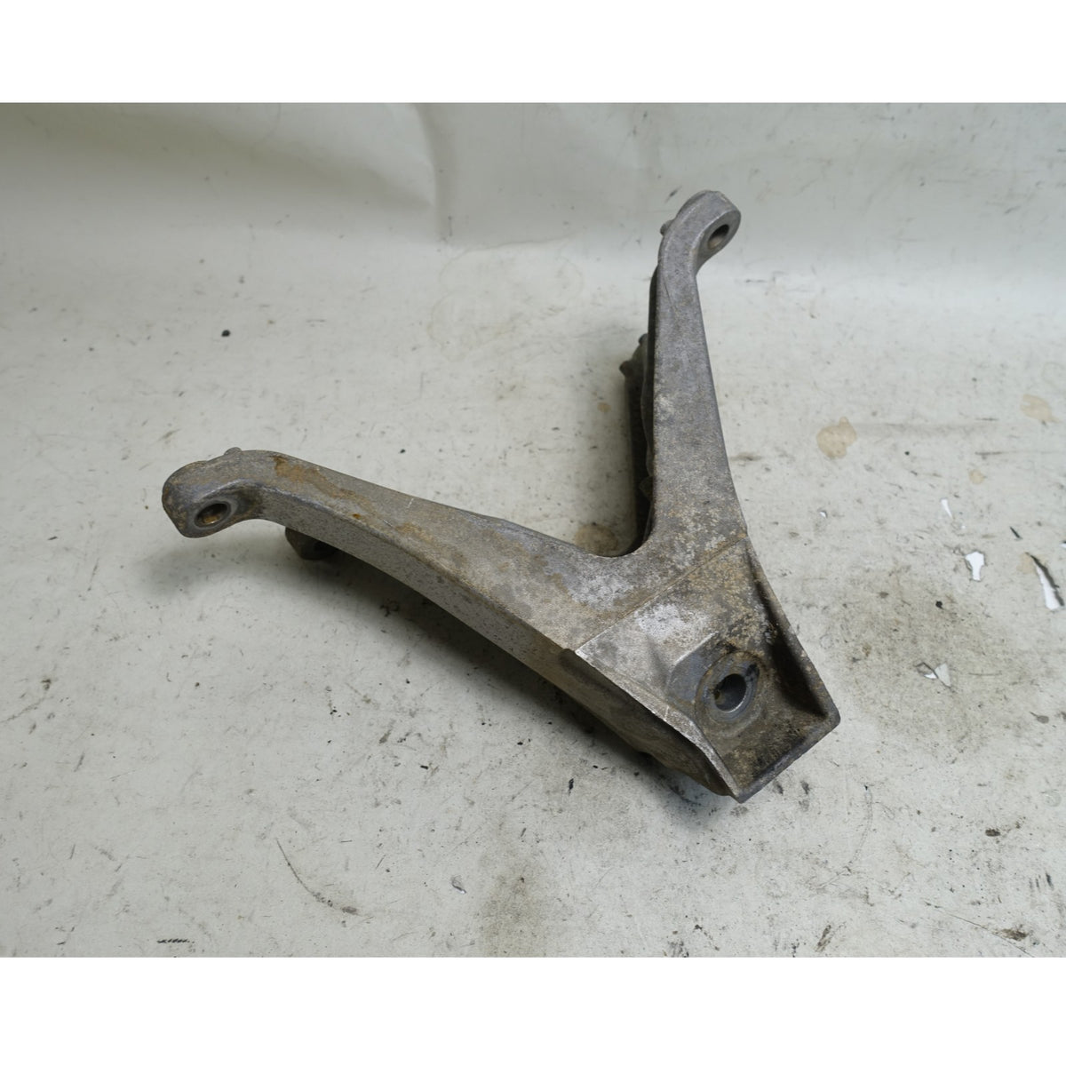 2018-2024 BMW F90 M5 F91 M8 X5M Left Driver Engine Mount Arm Bracket OEM