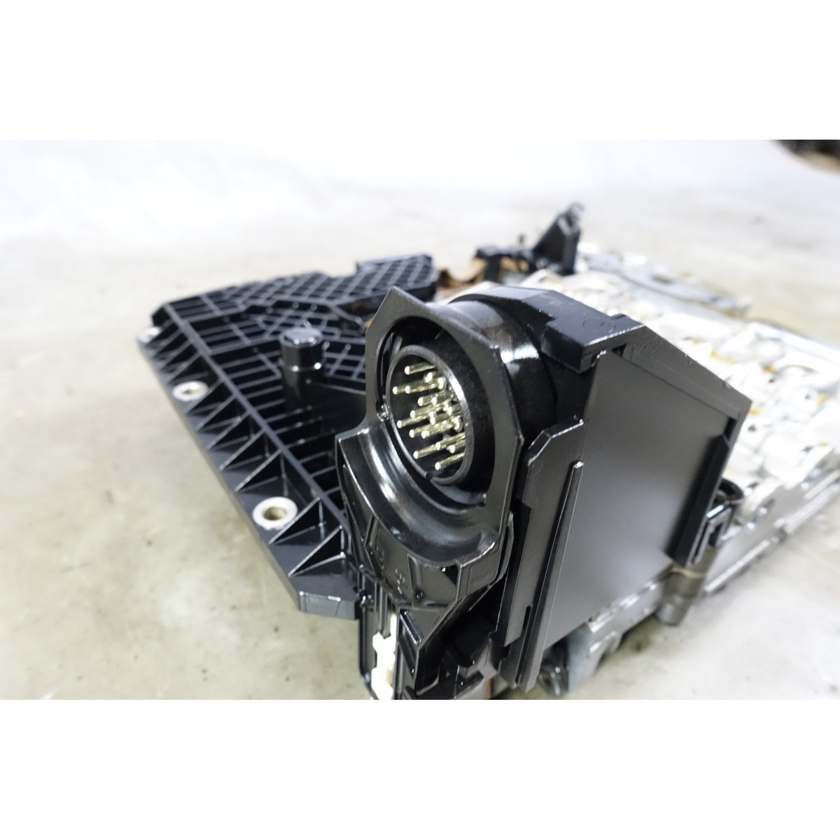 BMW E60 550i E63 650i E70 35d Automatic Mechatronics Valve Body 2007-2013 OEM