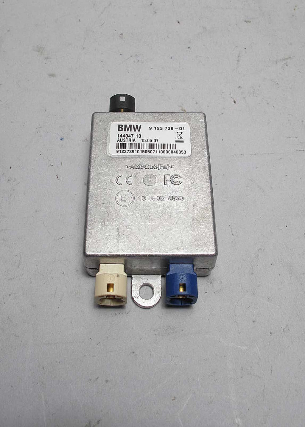 BMW E60 E90 1-Series Under-Carpet USB Audio Hub Interface 2007-2013 USED OEM