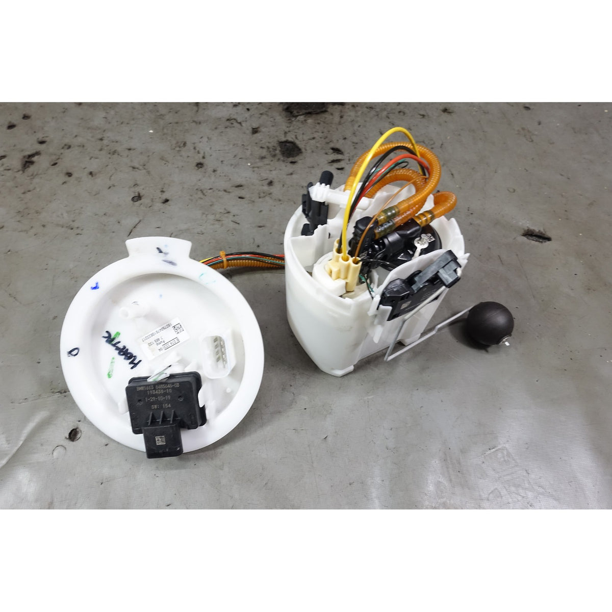 2020-2021 BMW F97 X3M F98 X4M Factory In-Tank Fuel Delivery Pump w Level Sender