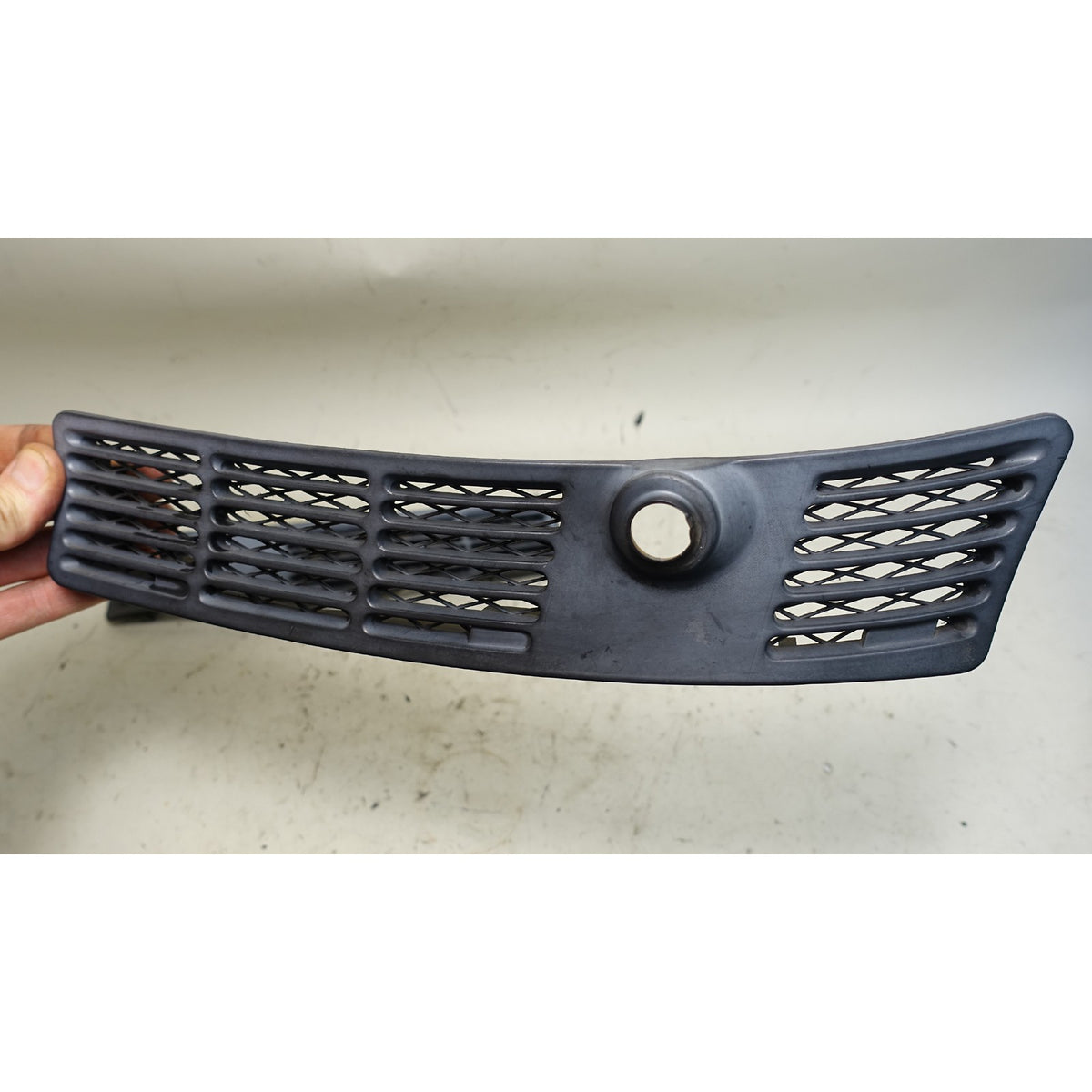 1984-1993 BMW E30 3-Series Air Inlet Cowl Hood Intake Grille Pair Left Right OEM