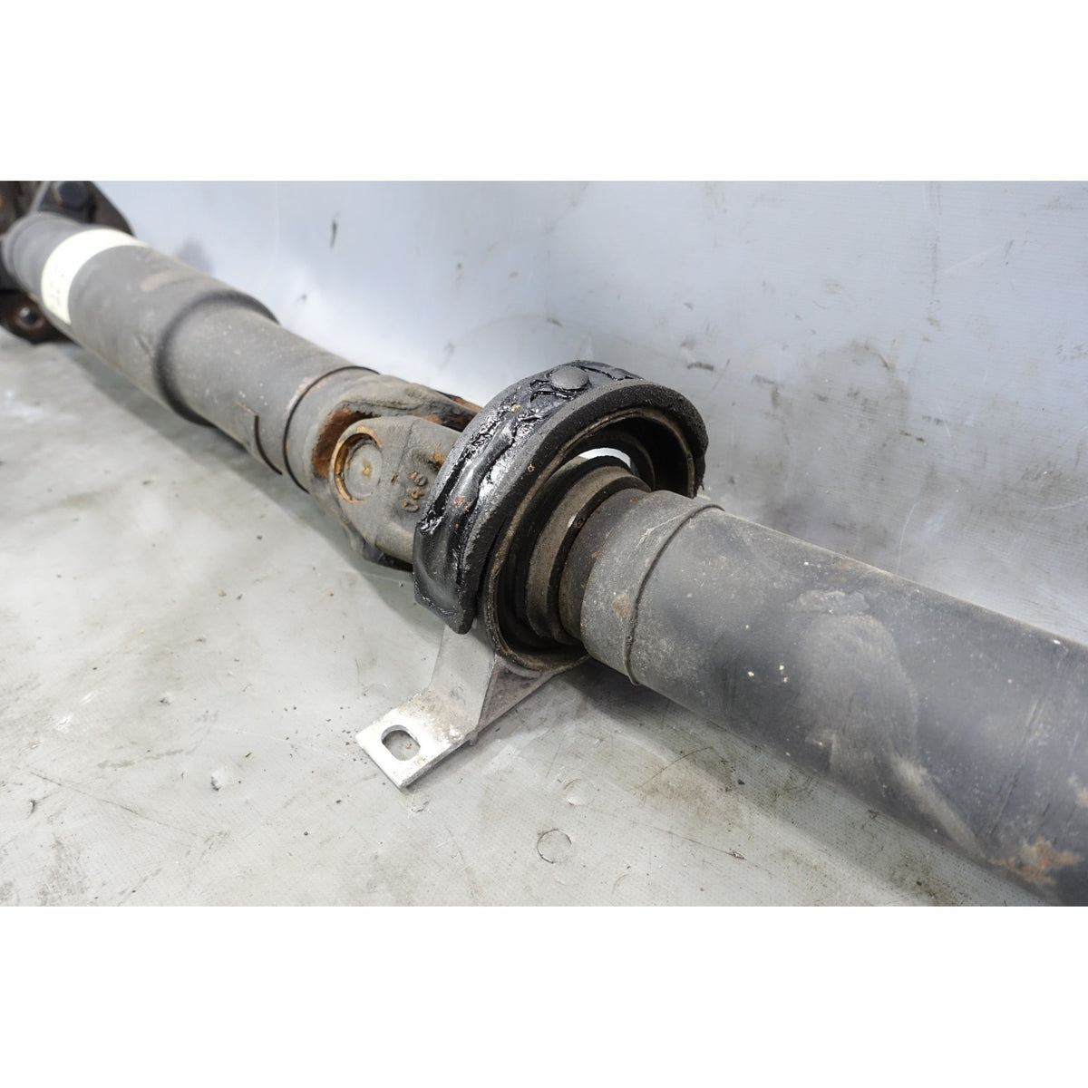 2001-2003 BMW E46 330i Automatic Trans Driveshaft Propeller Shaft CV OEM