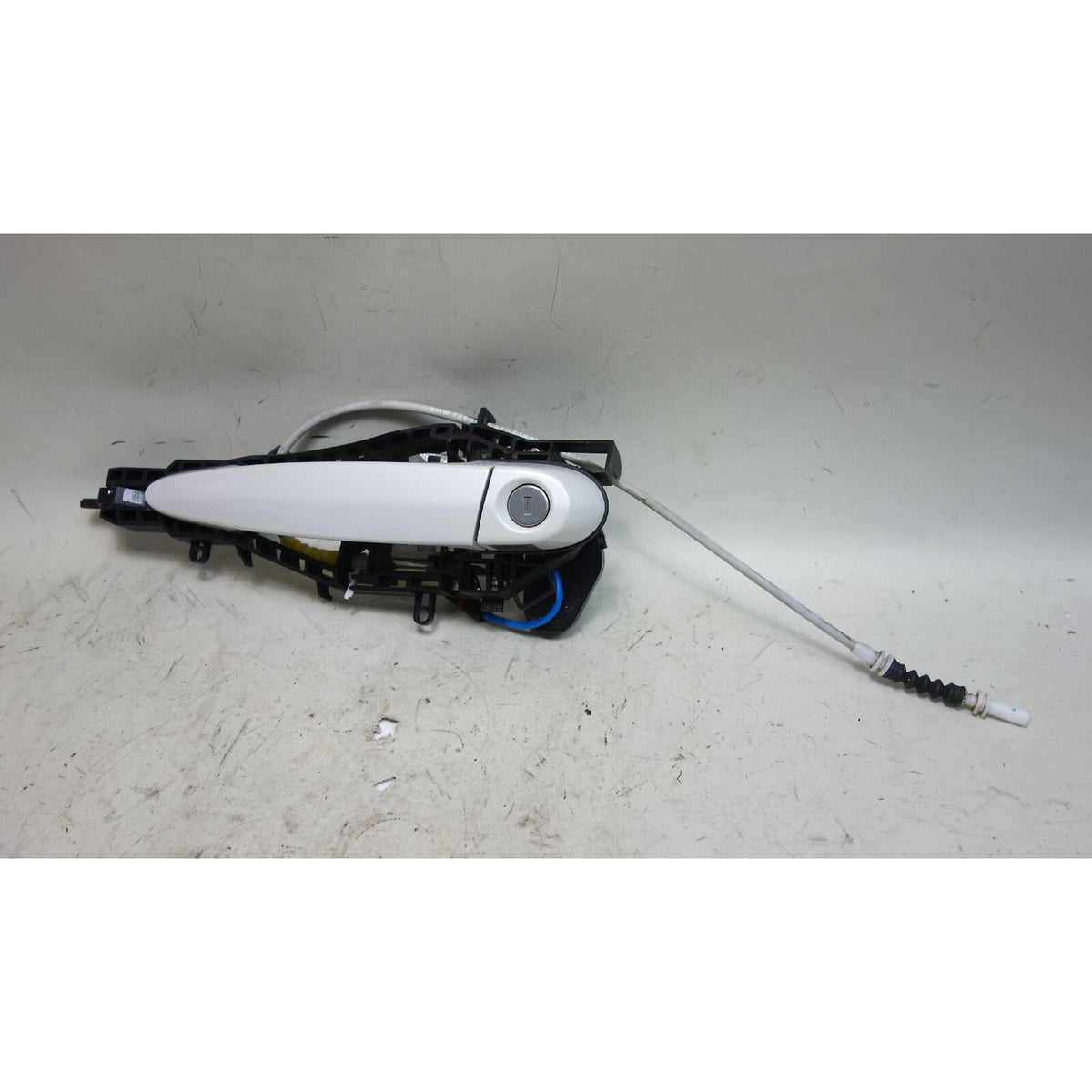 2014-2017 BMW F22 F23 2-Series Left Ext Outside Comfort Access Door Handle White