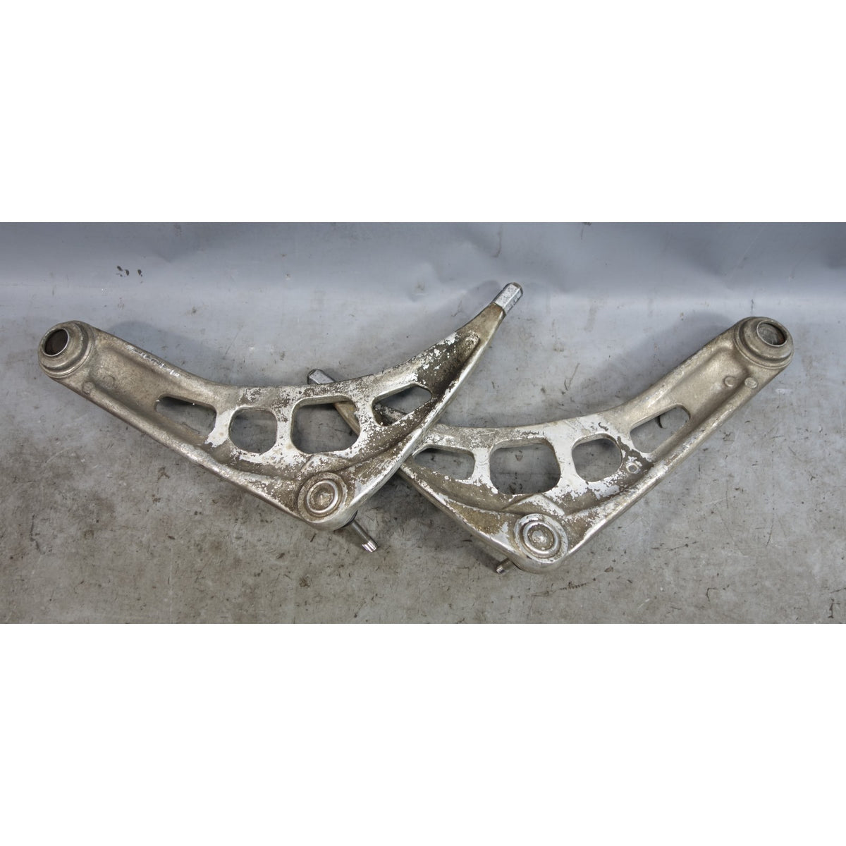00–06 BMW E46 3-Series RWD E85 Z4 Front Lower Control Arm Wishbone Pair OEM