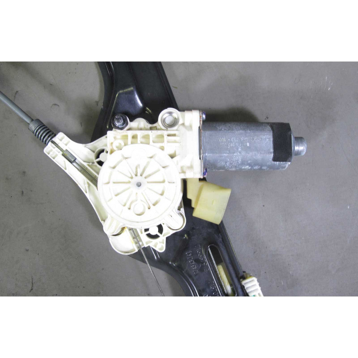 2007-2013 BMW E70 X5 SAV Factory Left Front Window Regulator Lifter w Motor USED