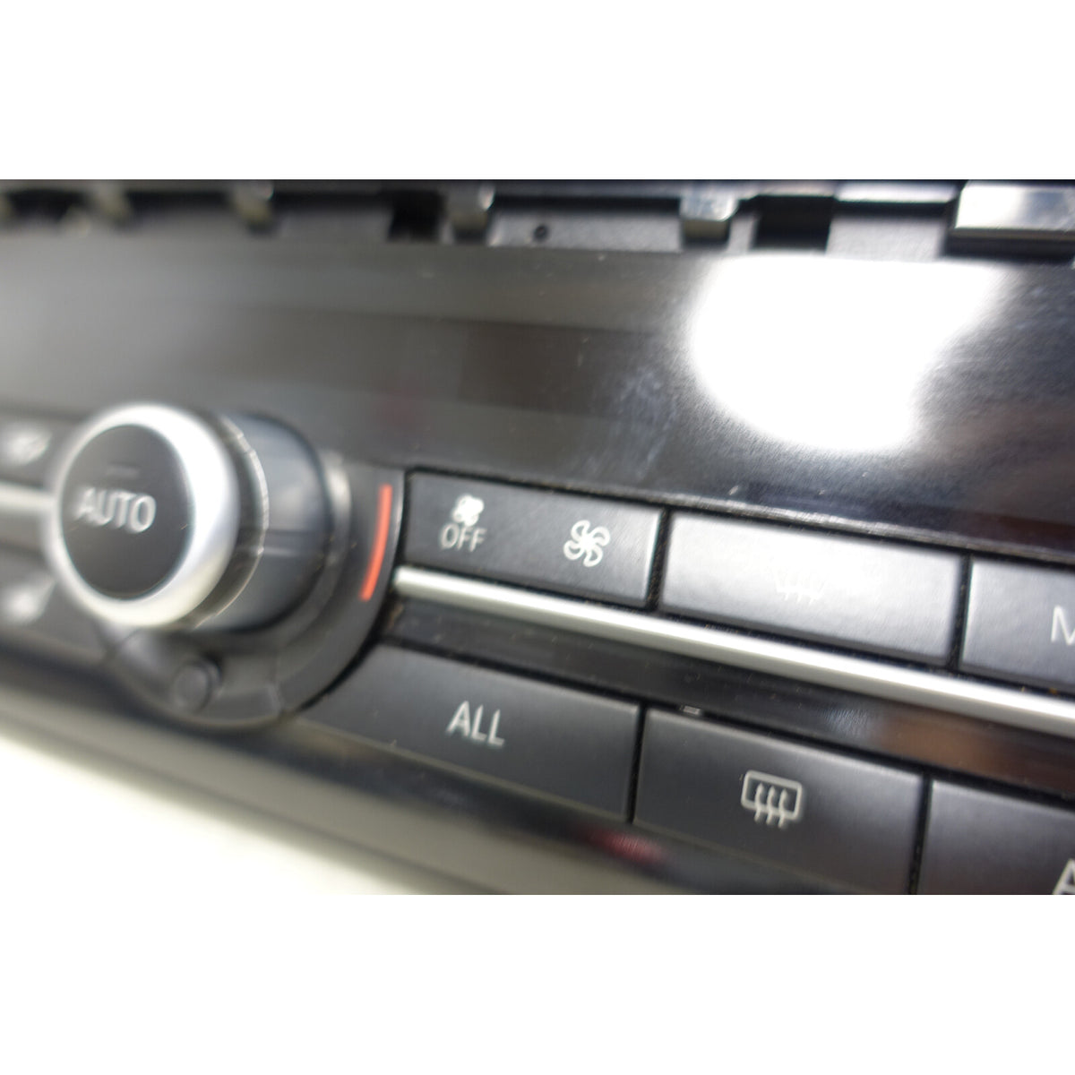 Damaged 11-16 BMW F10 5-Series Automatic Climate Control w Radio Head Unit