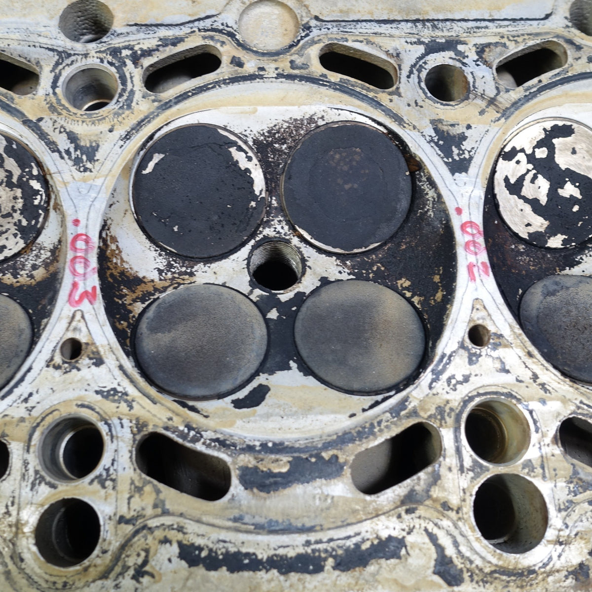 Damaged BMW E46 E39 Z3 M52TU M54 2.5L 3.0L 6-Cyl Engine Cylinder Head 793 OEM