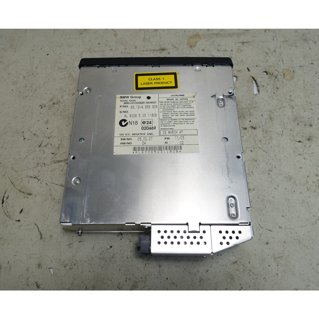 2004-2005 BMW E63 E64 6-Series Factory 6-Disc CD Changer OEM