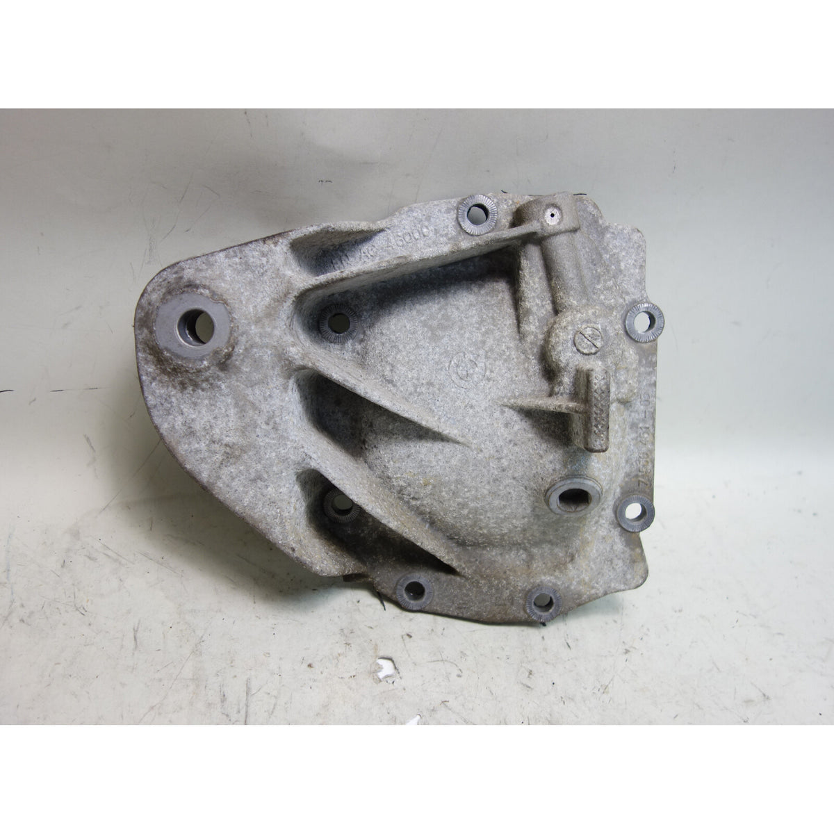 2014-2017 BMW F22 2-Series F30 AWD xDrive Rear Differential Carrier Cover Mount
