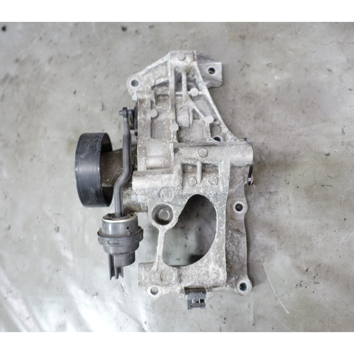 2017-2022 BMW F30 330i F22 230i B46 4-Cyl Alternator Mounting Bracket OEM